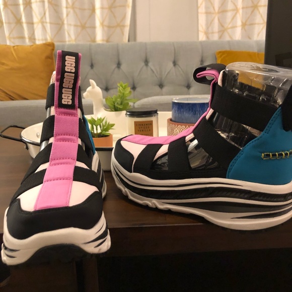 ugg gladiator runner sneaker